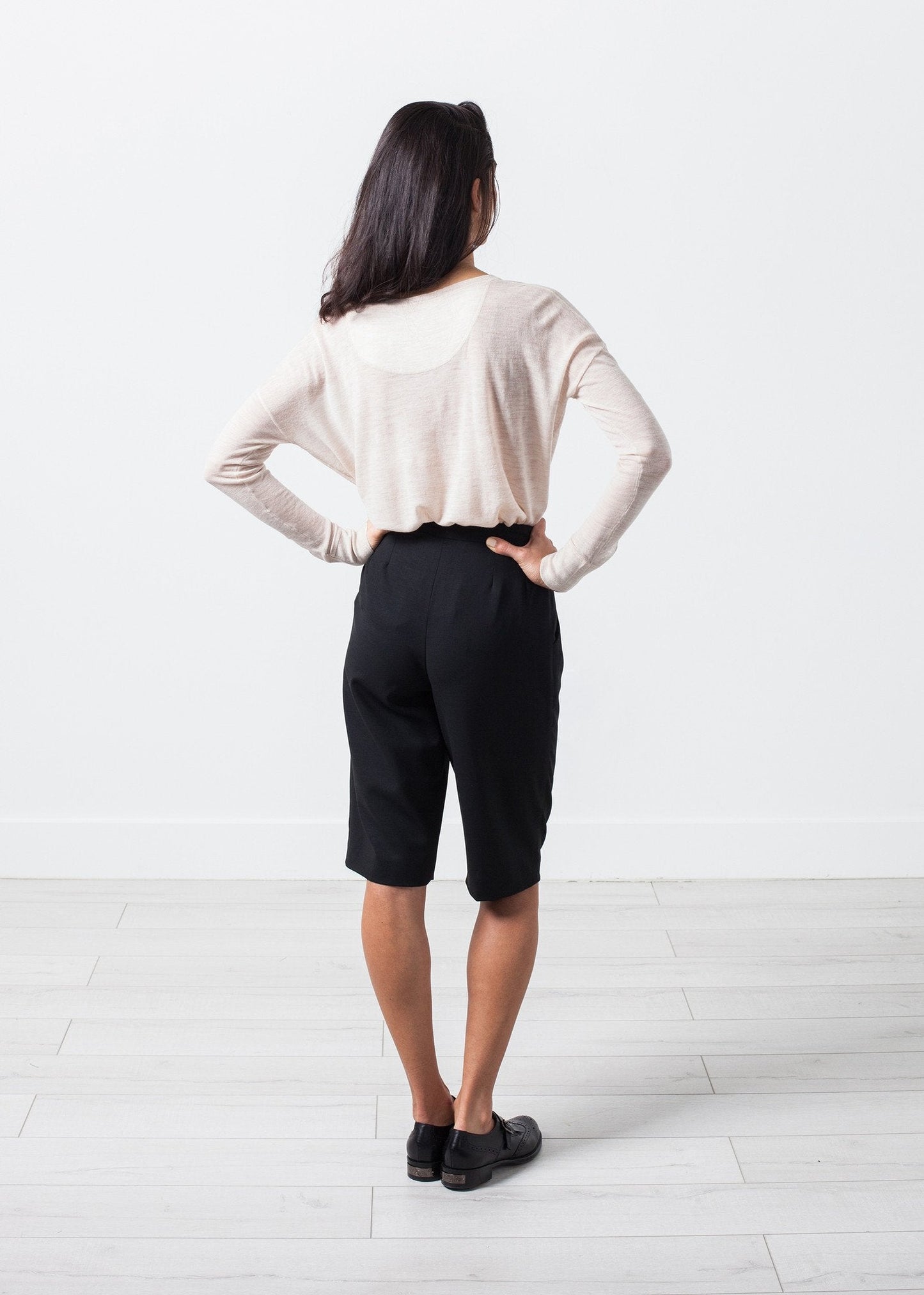 Quần short dệt màu đen
