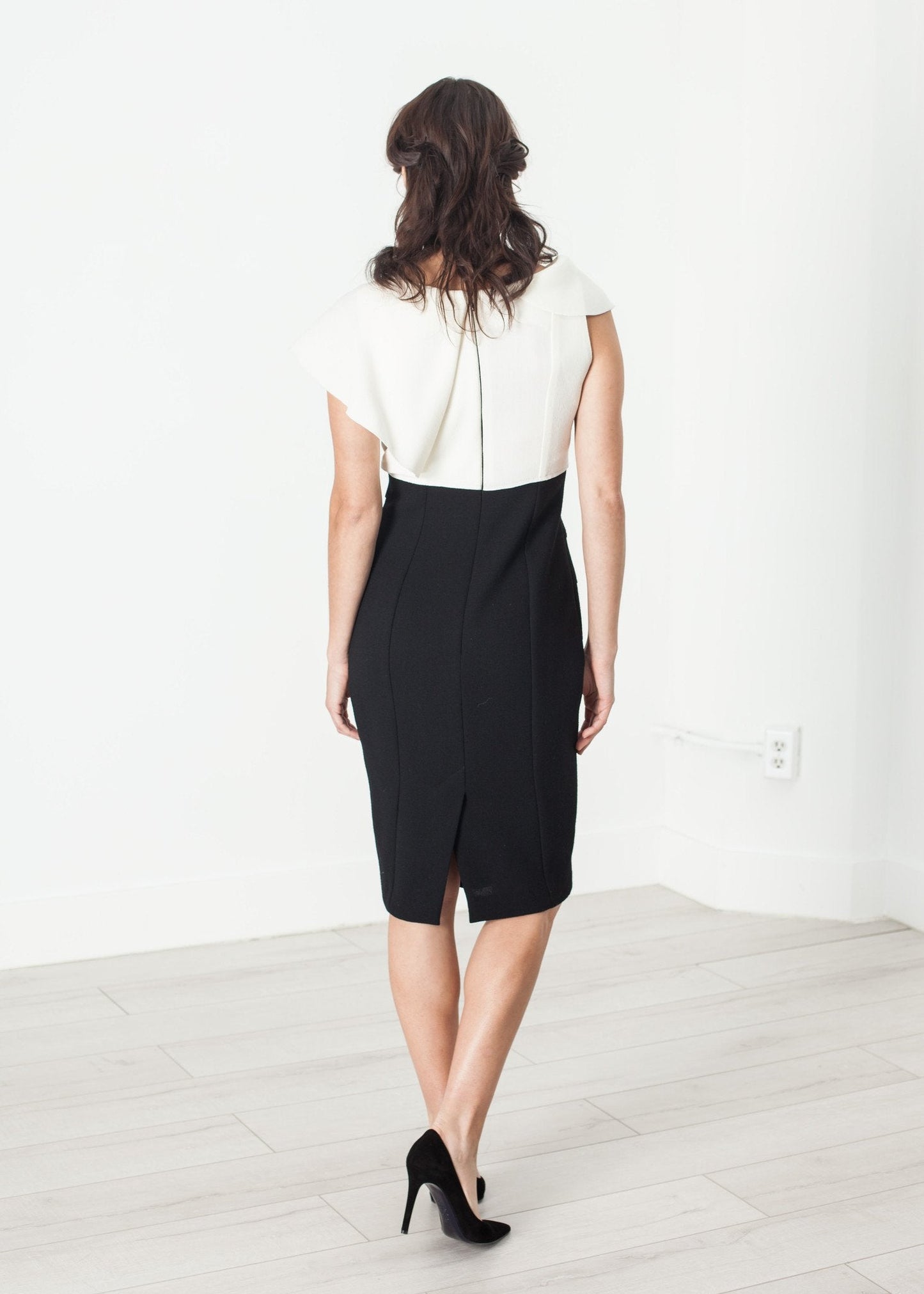 Asymmetric Dress in Cream/Black - formtest11