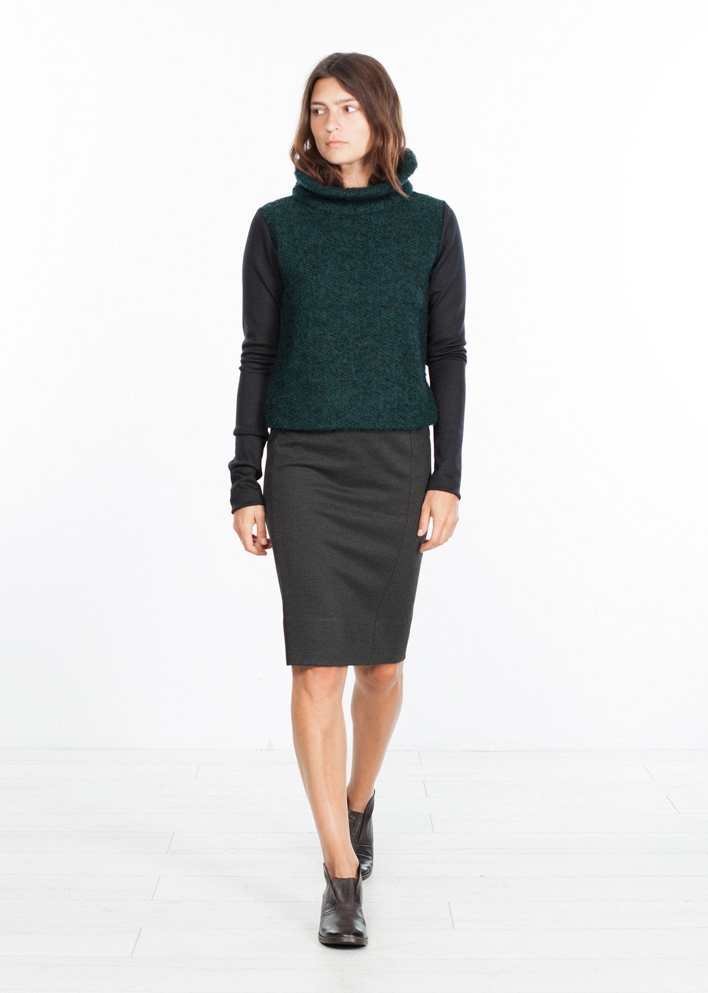 Boucle Turtle Neck in Green/Black - formtest11