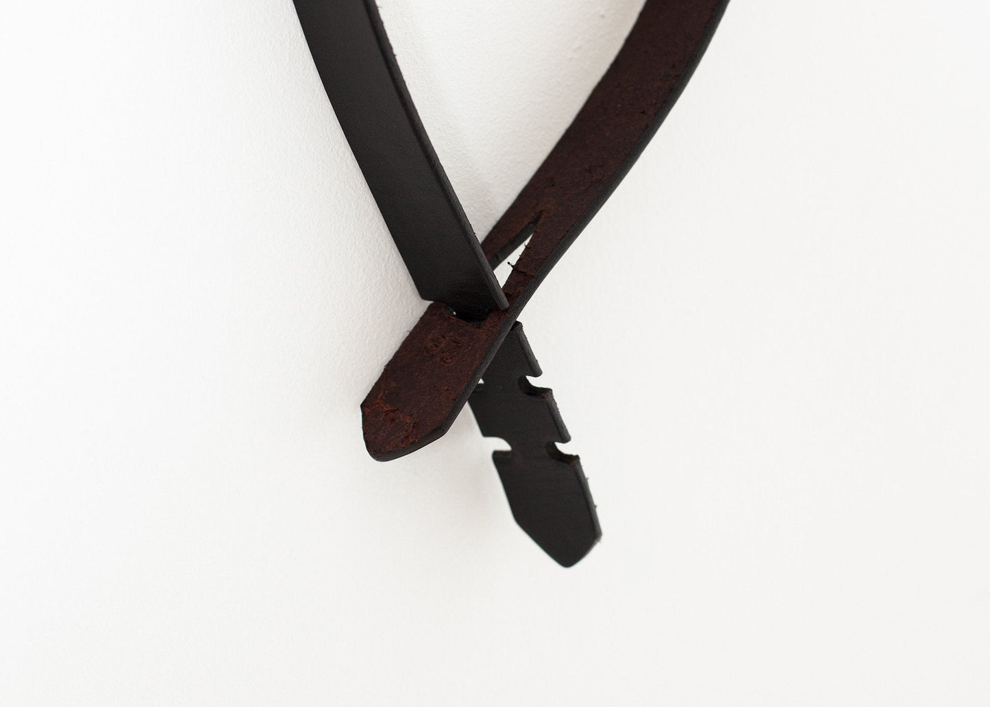 Buckle-less Belt in Black - formtest11