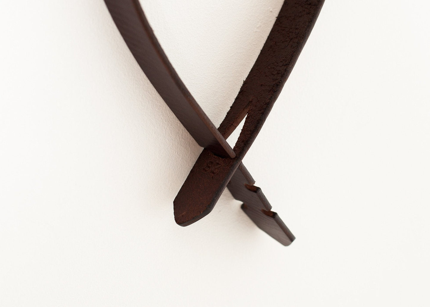 Buckle-less Belt in Brown - formtest11