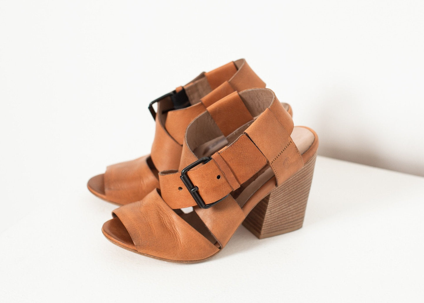 Buckle Strap Heel in Brown - formtest11