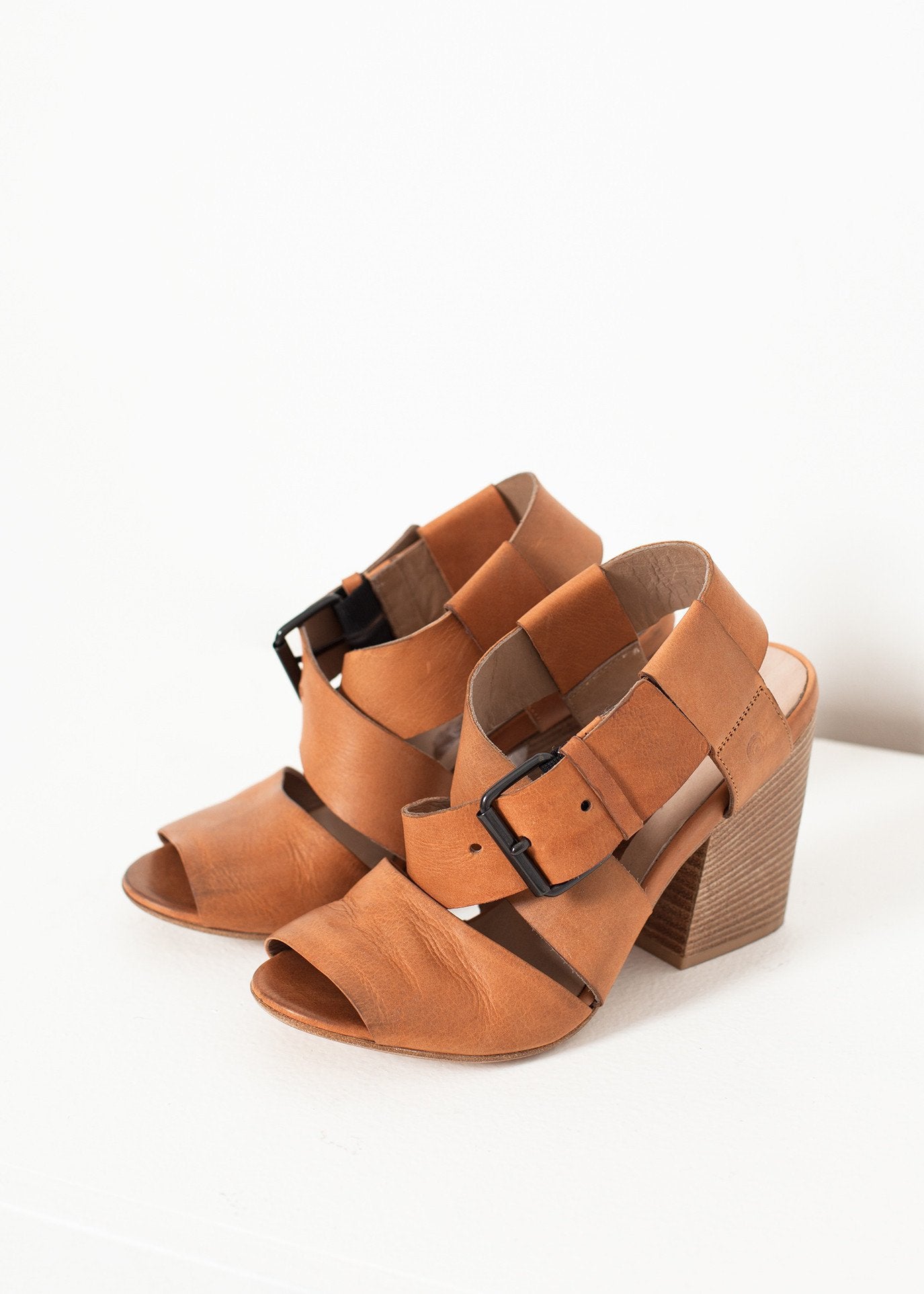 Buckle Strap Heel in Brown - formtest11