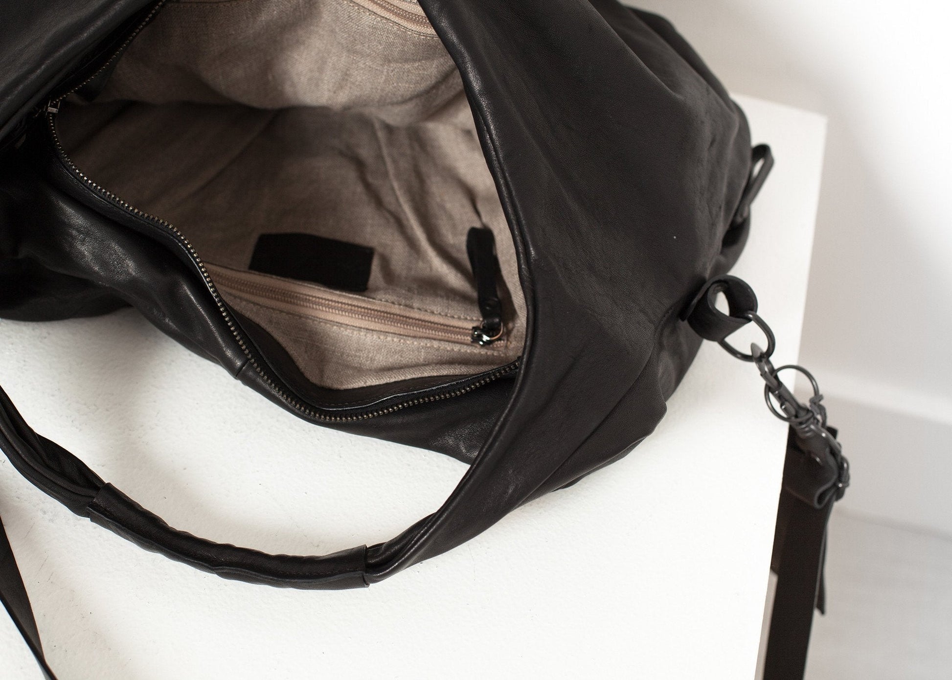 Circle Bag in Black - formtest11