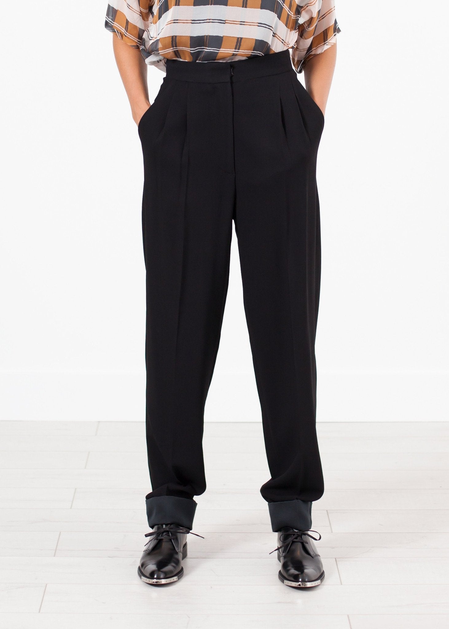 Contrast Cuff Pant in Black - formtest11