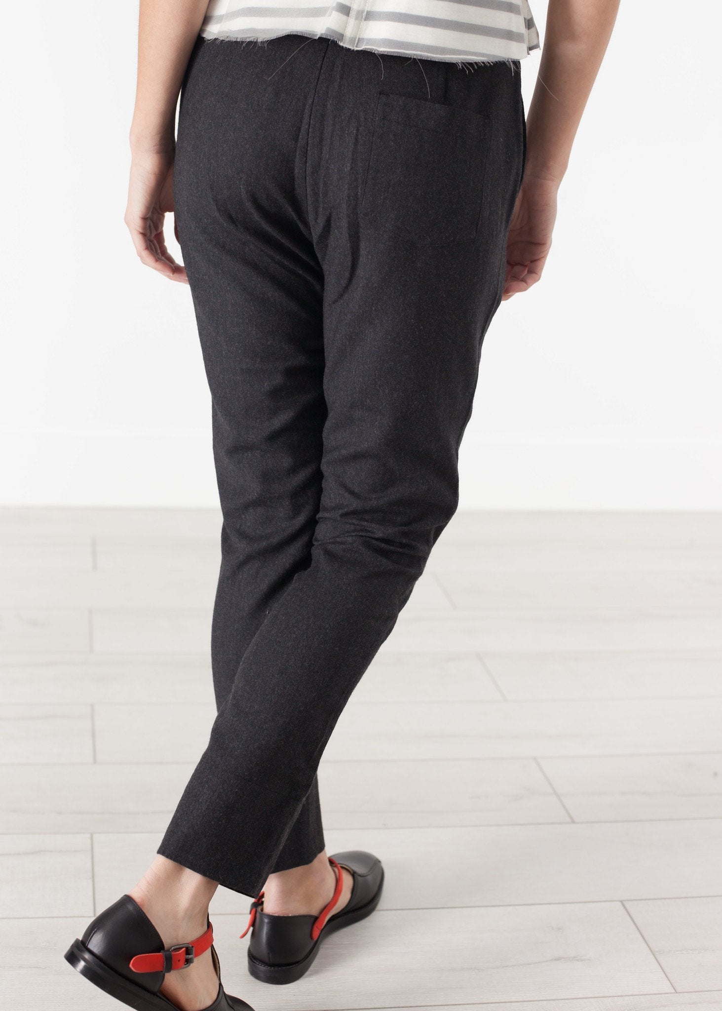 Eda Pants in Black - formtest11