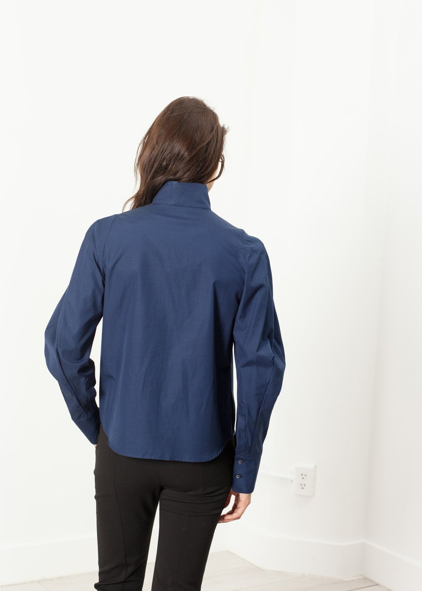 Full Collar Poplin Blouse in Navy - formtest11