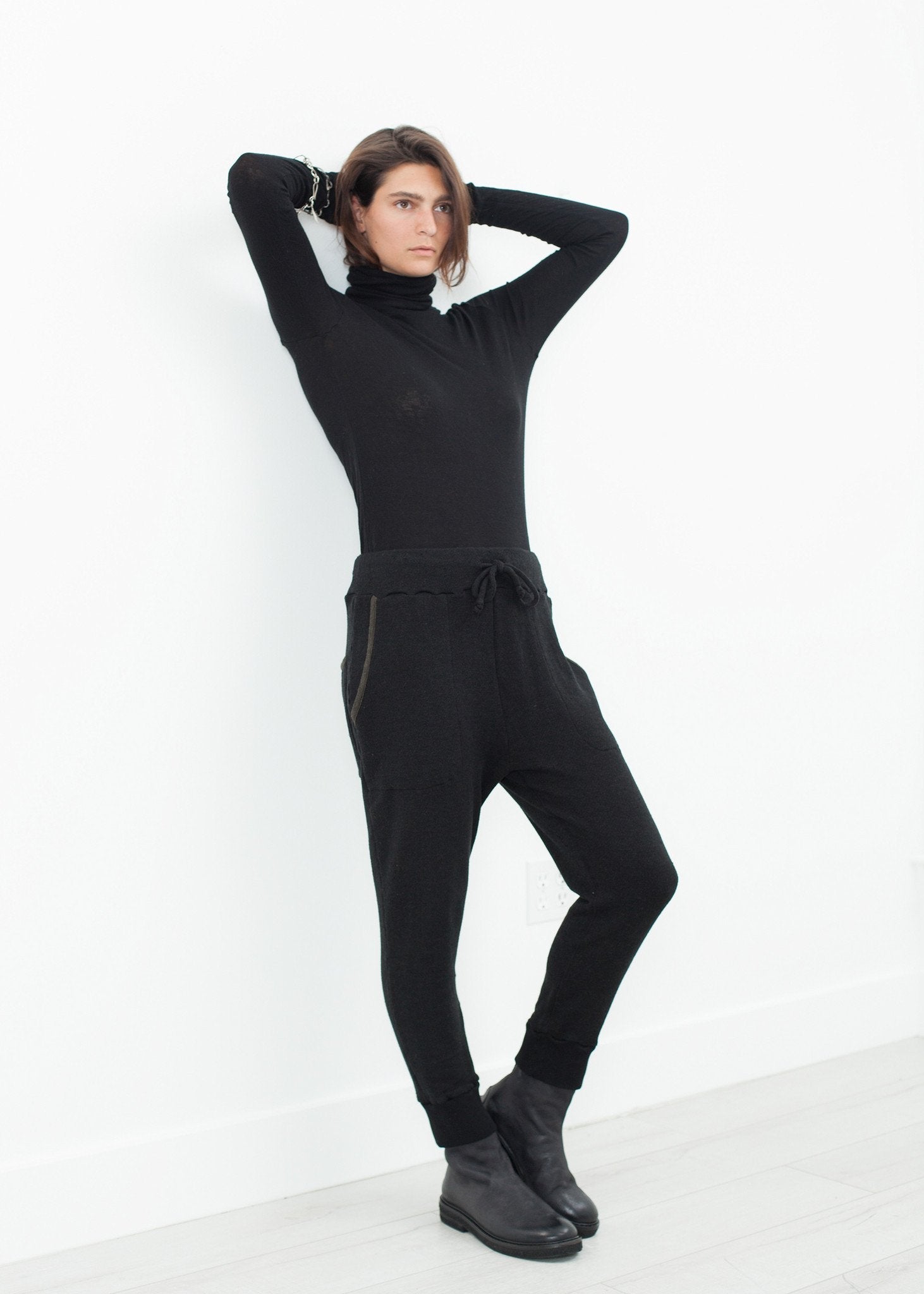 Highsoft Cropped Sweat in Black - formtest11