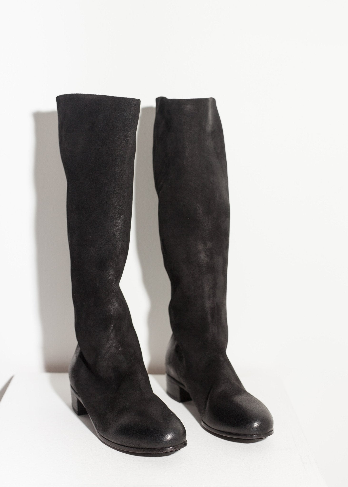 Knee-High Boot in Black - formtest11