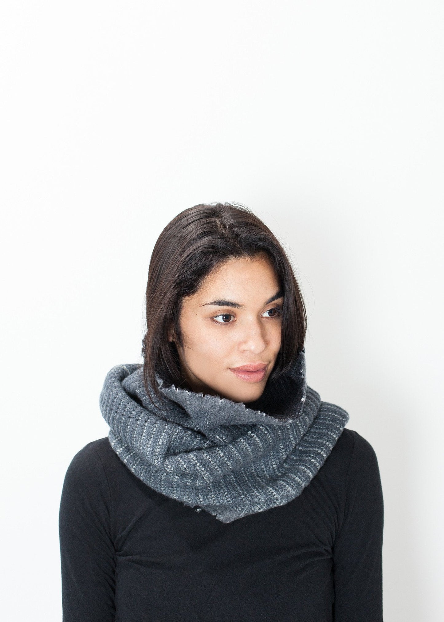 Knit Neck Warmer in Grey - formtest11