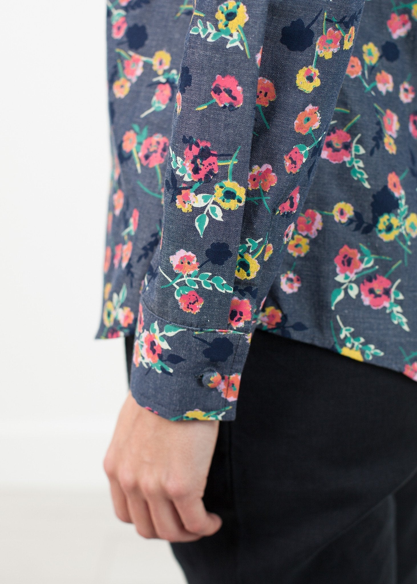 Long Sleeve Blouse in Black/Floral - formtest11