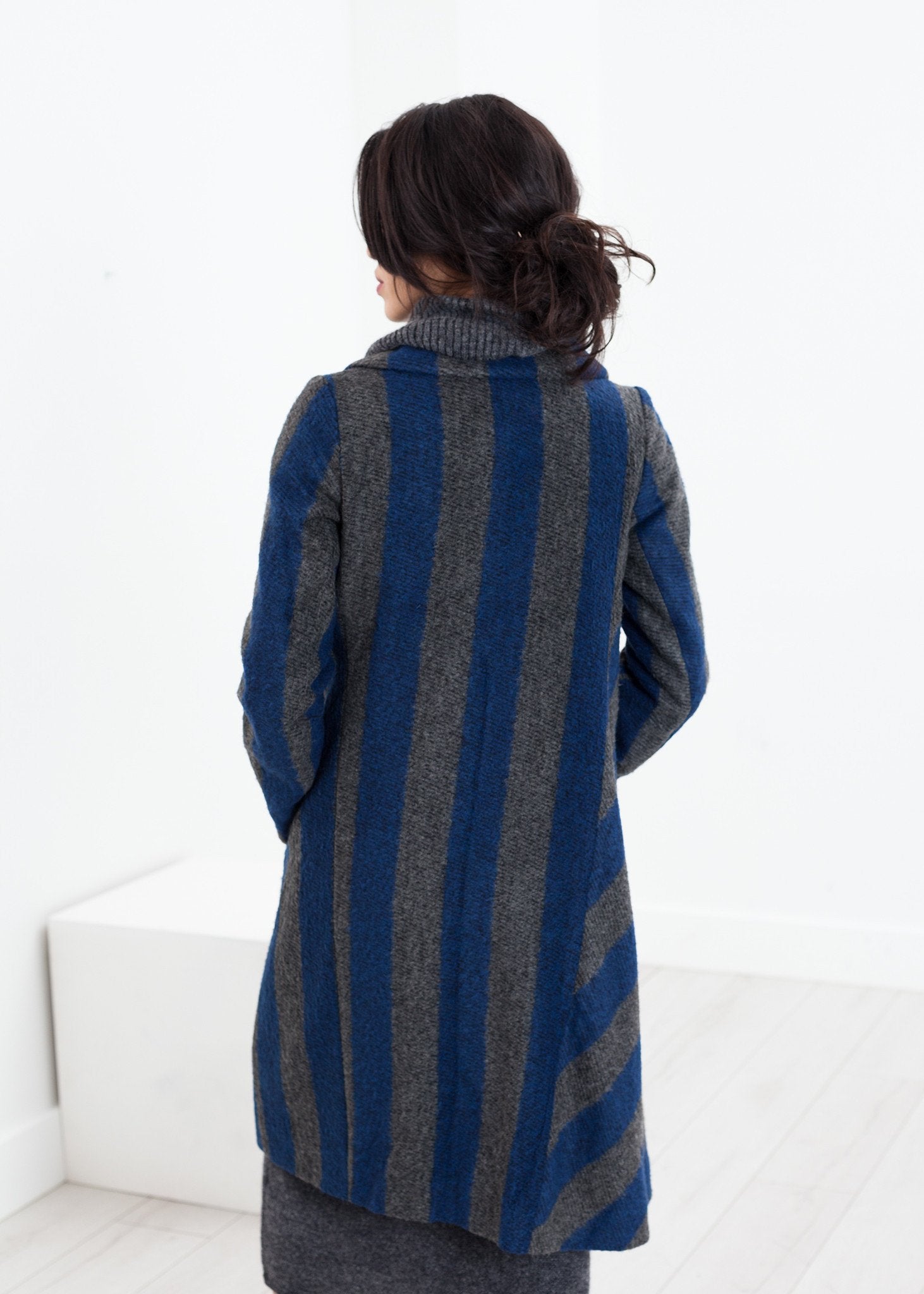 Petale Coat in Silver/Blue - formtest11