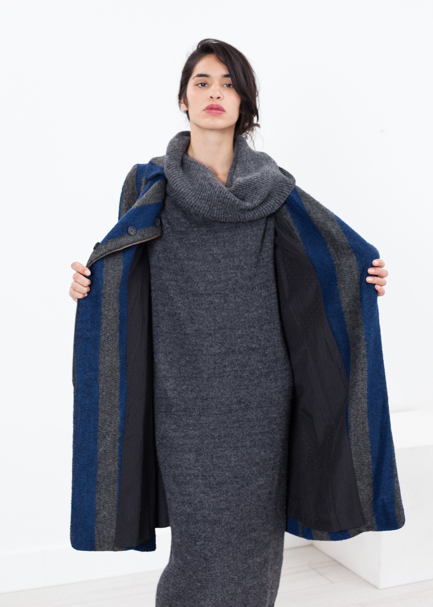 Petale Coat in Silver/Blue - formtest11