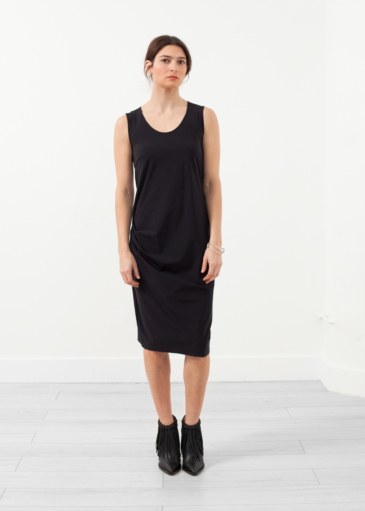 Sleeveless Fitted Dress - formtest11