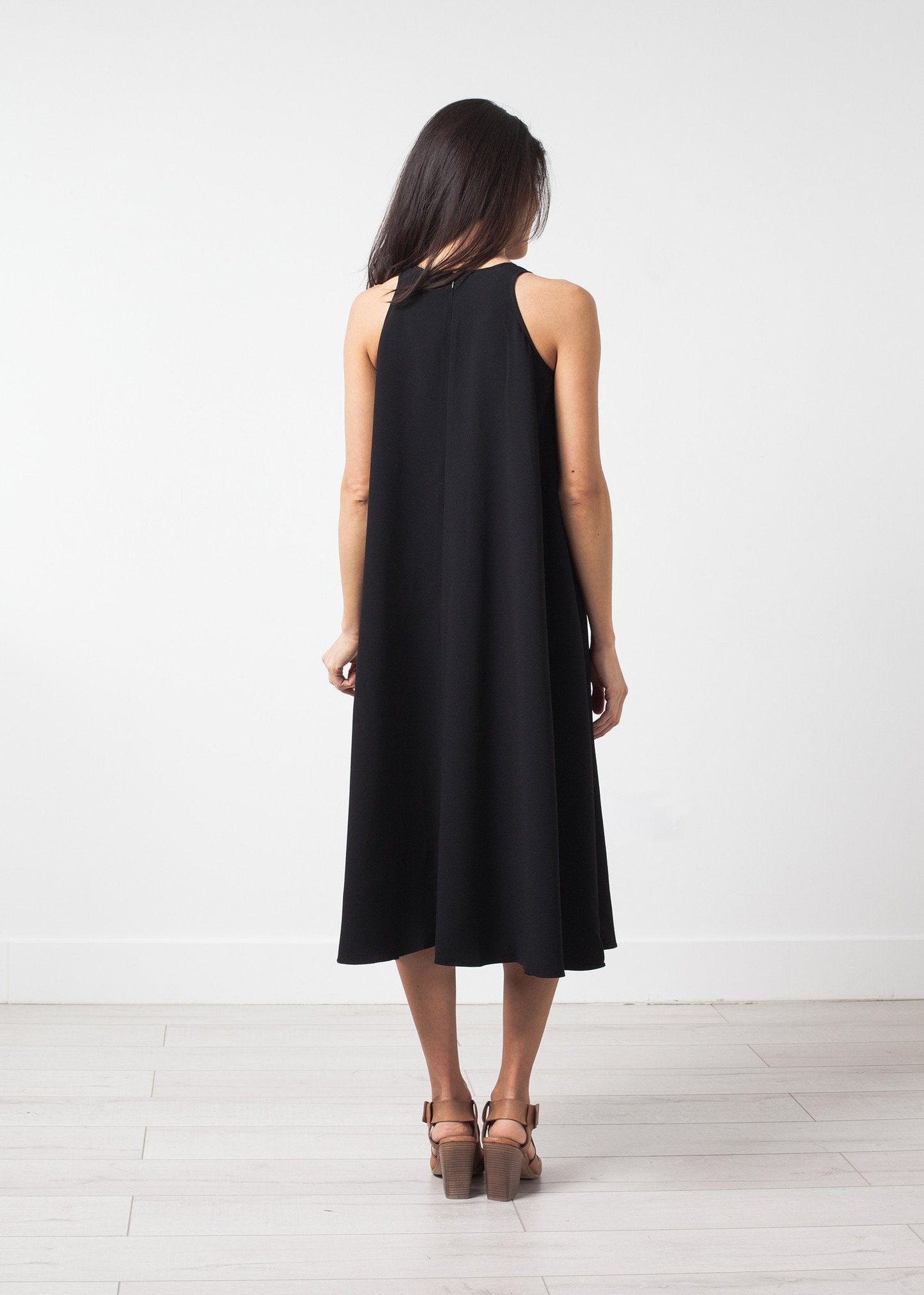 Sleeveless Flow Dress - formtest11