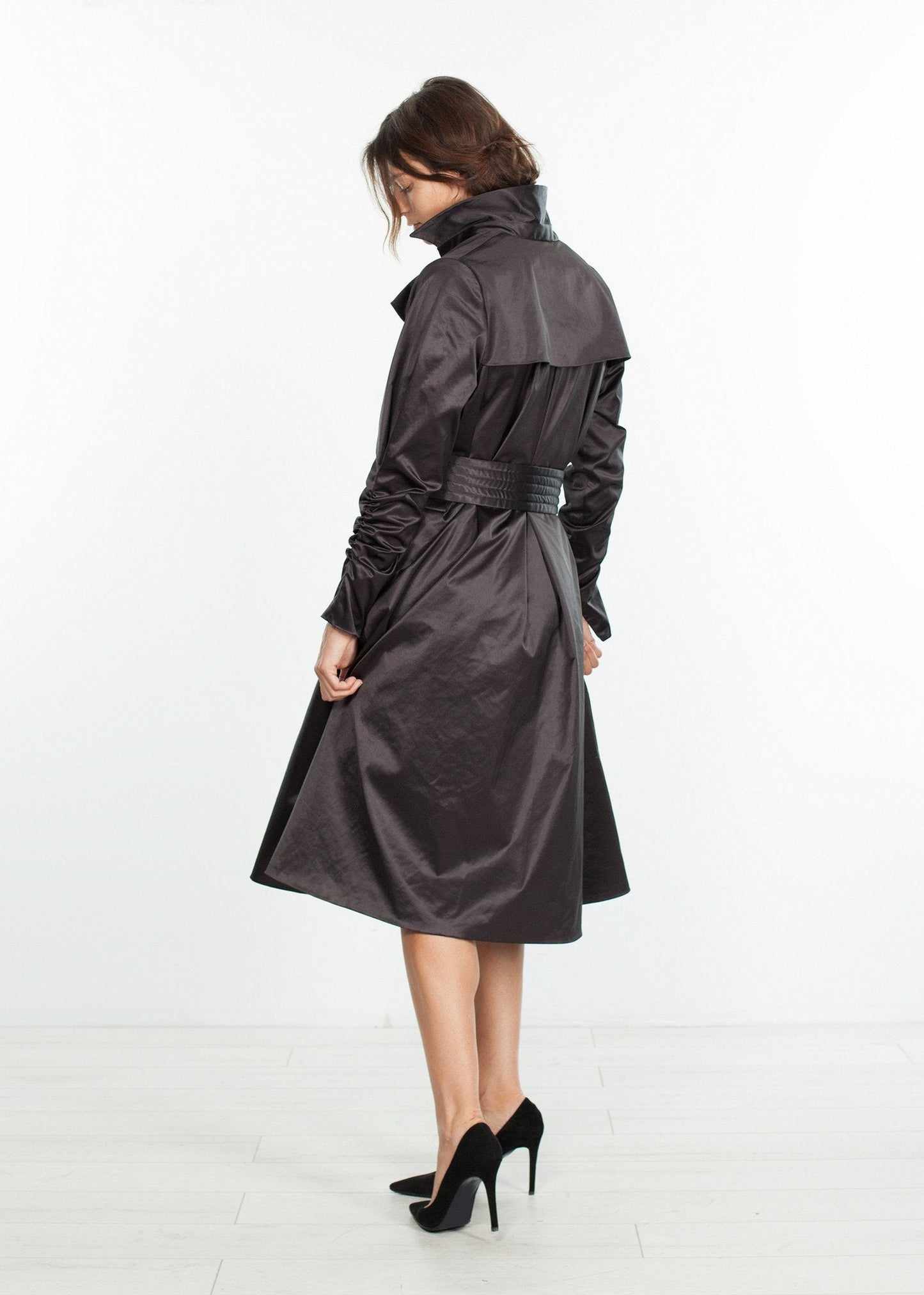 Trench Coat in Black - formtest11