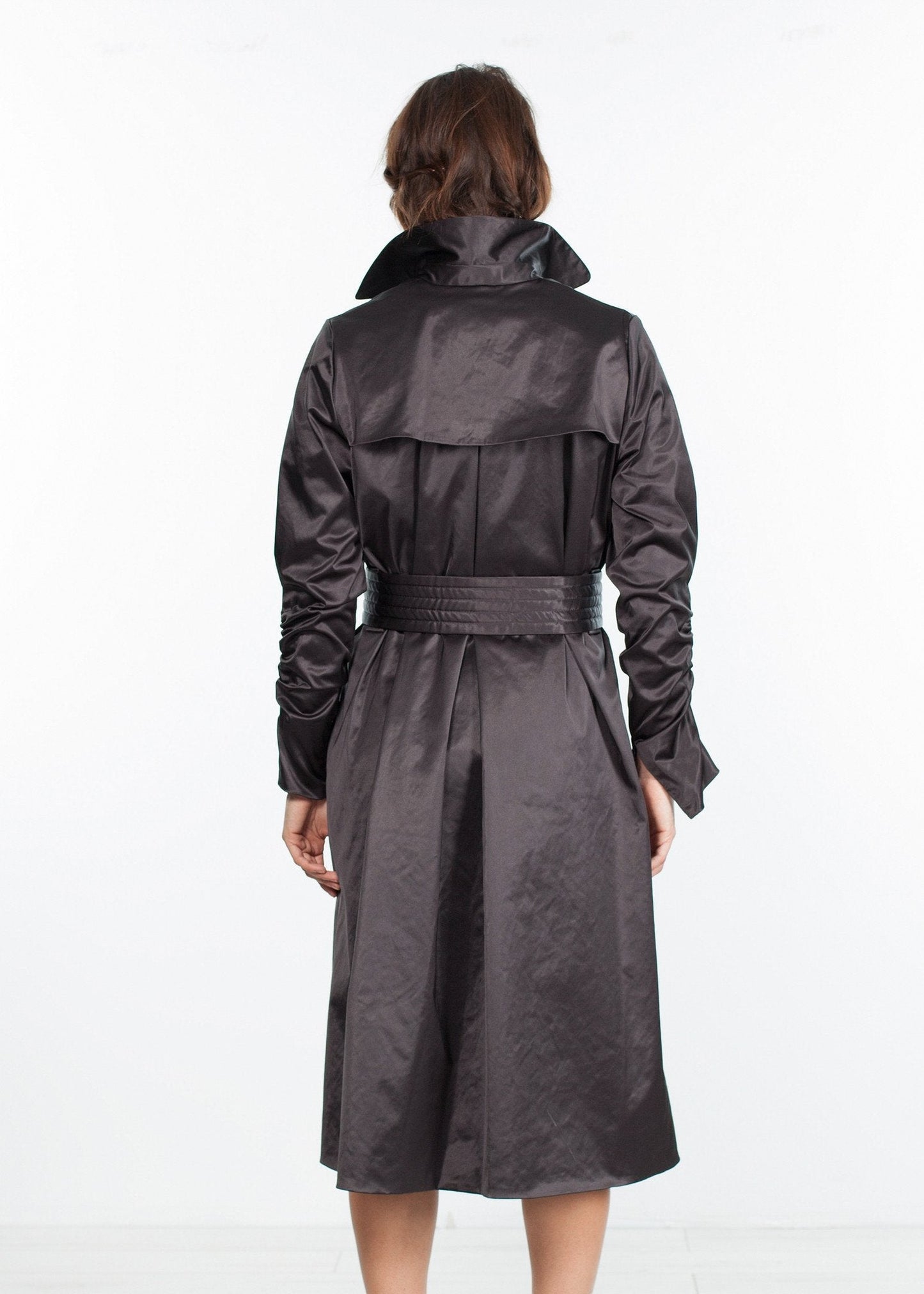 Trench Coat in Black - formtest11