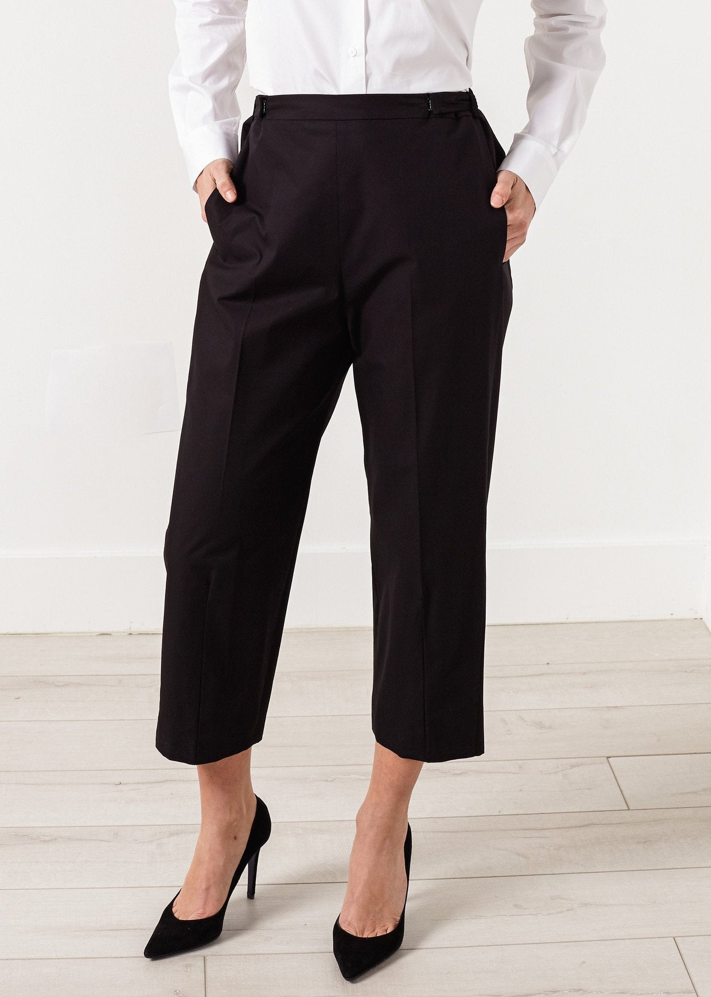 Wide Cropped Trouser in Black - formtest11