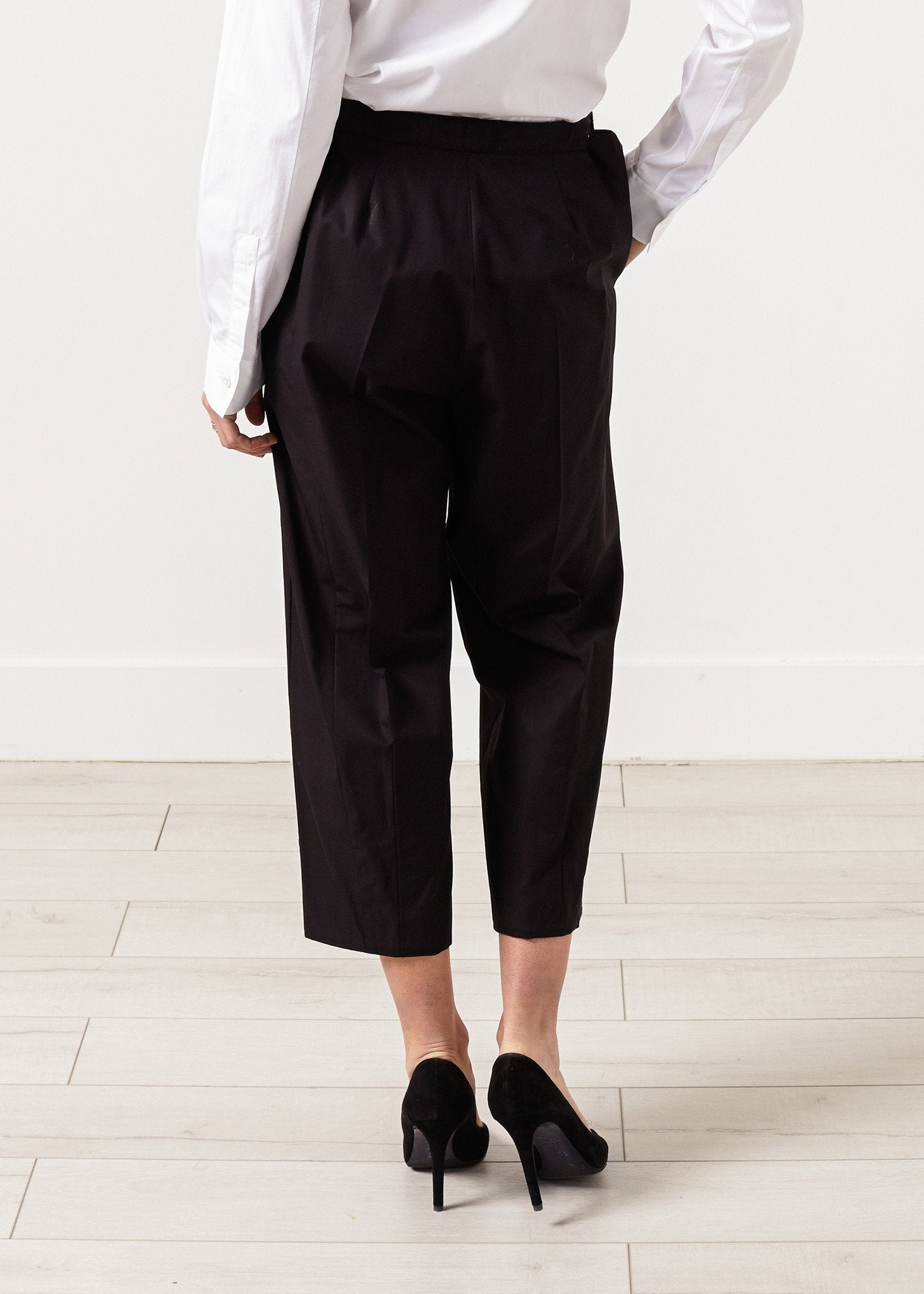 Wide Cropped Trouser in Black - formtest11